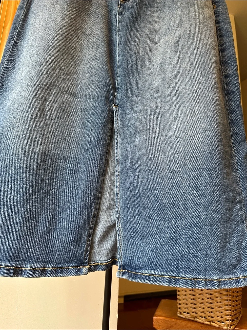 Michael Kors Mid-Length Denim Stretch Skirt in Blue Wash size 8